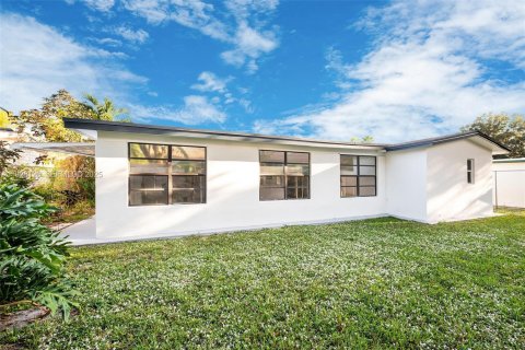 Casa en venta en Sunrise, Florida, 2 dormitorios, 136.47 m2 № 1988283 - foto 10