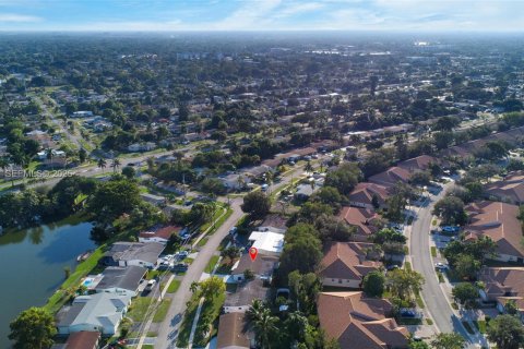 Casa en venta en Sunrise, Florida, 2 dormitorios, 136.47 m2 № 1988283 - foto 7