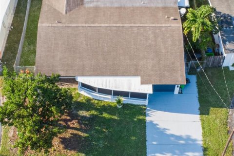 Casa en venta en Sunrise, Florida, 2 dormitorios, 136.47 m2 № 1988283 - foto 21