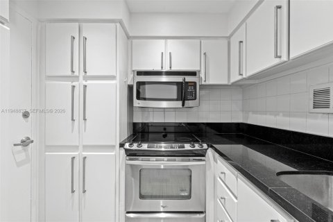 Copropriété à vendre à Miami Beach, Floride: 1 chambre, 79.15 m2 № 2153000 - photo 11