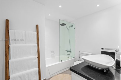Copropriété à vendre à Miami Beach, Floride: 1 chambre, 79.15 m2 № 2153000 - photo 23