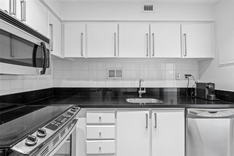 Copropriété à vendre à Miami Beach, Floride: 1 chambre, 79.15 m2 № 2153000 - photo 15