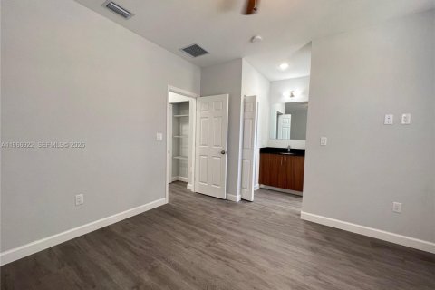 Touwnhouse à louer à Florida City, Floride: 2 chambres, 118.45 m2 № 2029032 - photo 7
