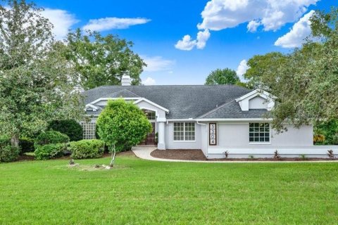 House in Weeki Wachee, Florida 4 bedrooms, 217.95 sq.m. № 2355946