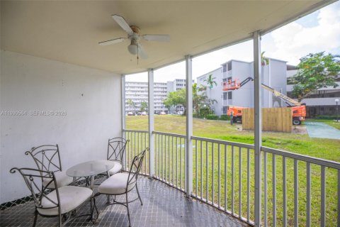 Condo in Miami, Florida, 1 bedroom  № 2057941 - photo 28