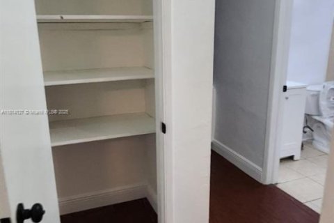 Villa ou maison à louer à Oakland Park, Floride: 2 chambres, 81.75 m2 № 1956745 - photo 5