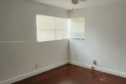 Villa ou maison à louer à Oakland Park, Floride: 2 chambres, 81.75 m2 № 1956745 - photo 17