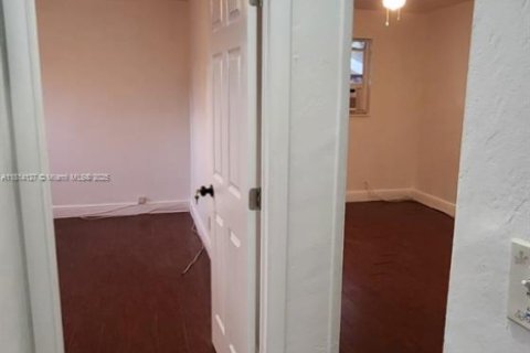 Villa ou maison à louer à Oakland Park, Floride: 2 chambres, 81.75 m2 № 1956745 - photo 9