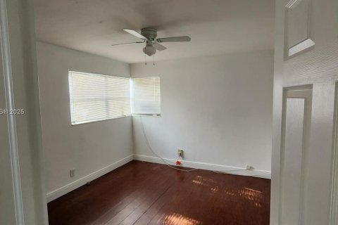 Villa ou maison à louer à Oakland Park, Floride: 2 chambres, 81.75 m2 № 1956745 - photo 15