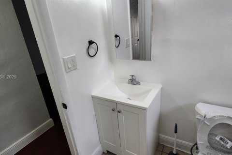 Villa ou maison à louer à Oakland Park, Floride: 2 chambres, 81.75 m2 № 1956745 - photo 11