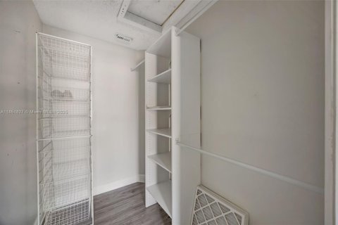 Touwnhouse à vendre à Miami, Floride: 3 chambres, 135.54 m2 № 1872163 - photo 24