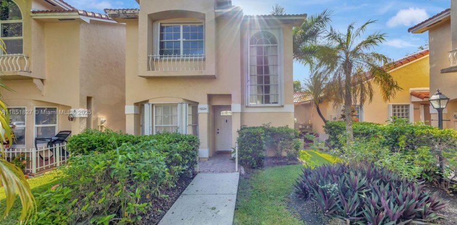 Touwnhouse à Miami, Floride 3 chambres, 135.54 m2 № 1872163