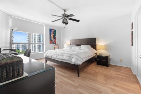 Condominio en venta en Aventura, Florida, 2 dormitorios, 126.81 m2 № 1932961 - foto 17