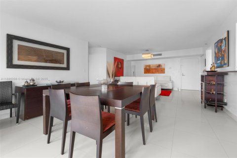Condominio en venta en Aventura, Florida, 2 dormitorios, 126.81 m2 № 1932961 - foto 8