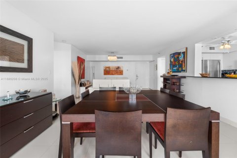 Condominio en venta en Aventura, Florida, 2 dormitorios, 126.81 m2 № 1932961 - foto 10