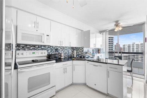 Condominio en venta en Aventura, Florida, 2 dormitorios, 126.81 m2 № 1932961 - foto 12