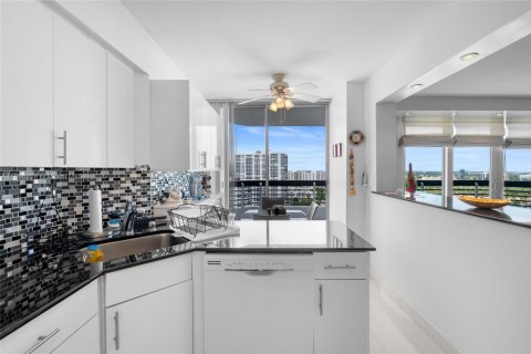 Condominio en venta en Aventura, Florida, 2 dormitorios, 126.81 m2 № 1932961 - foto 16