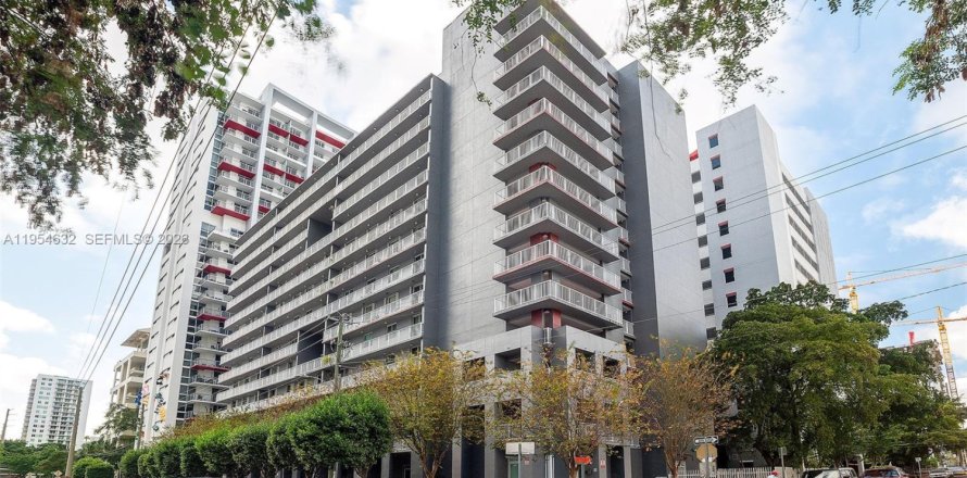 Кондоминиум с 2 спальнями в Майами, Флорида № 2009252