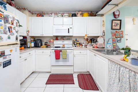 Купить кондоминиум в Майами, Флорида 2 спальни, 81.75м2, № 2009252 - фото 19