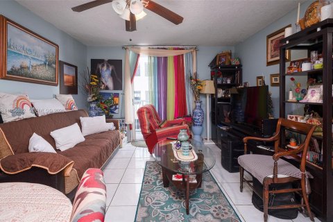 Купить кондоминиум в Майами, Флорида 2 спальни, 81.75м2, № 2009252 - фото 22