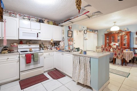 Купить кондоминиум в Майами, Флорида 2 спальни, 81.75м2, № 2009252 - фото 18