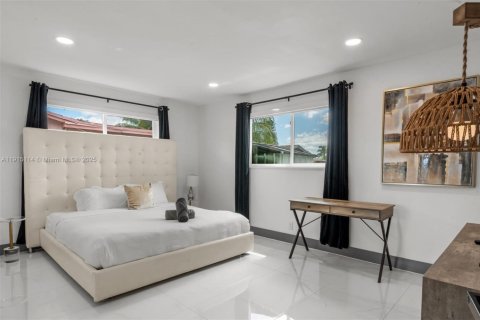 House in Deerfield Beach, Florida 3 bedrooms, 142.23 sq.m. № 1971245 - photo 9