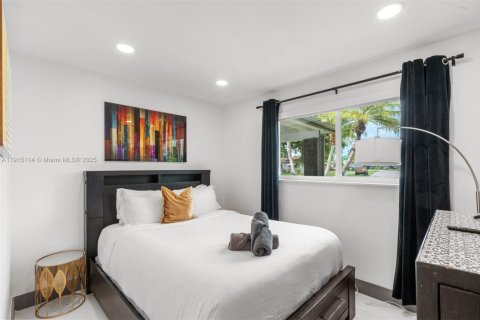 House in Deerfield Beach, Florida 3 bedrooms, 142.23 sq.m. № 1971245 - photo 11