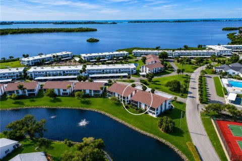Condo in Bradenton, Florida, 2 bedrooms  № 2148777