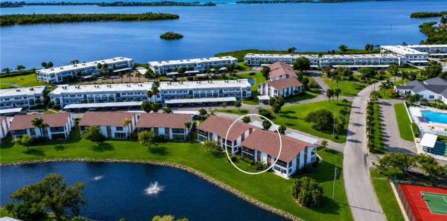 Condominio en Bradenton, Florida, 2 dormitorios № 2148777
