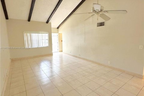 Condominio en alquiler en Plantation, Florida, 3 dormitorios, 150.87 m2 № 1933008 - foto 4