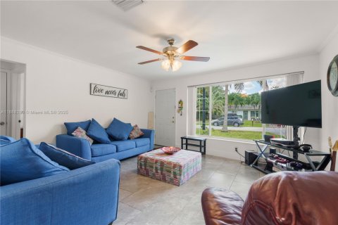 Villa ou maison à vendre à Pompano Beach, Floride: 3 chambres, 101.91 m2 № 1941466 - photo 8