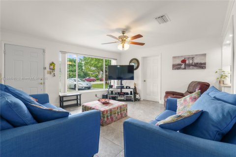 Villa ou maison à vendre à Pompano Beach, Floride: 3 chambres, 101.91 m2 № 1941466 - photo 12
