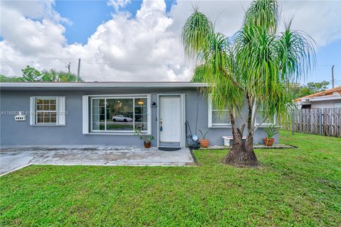Villa ou maison à vendre à Pompano Beach, Floride: 3 chambres, 101.91 m2 № 1941466 - photo 2