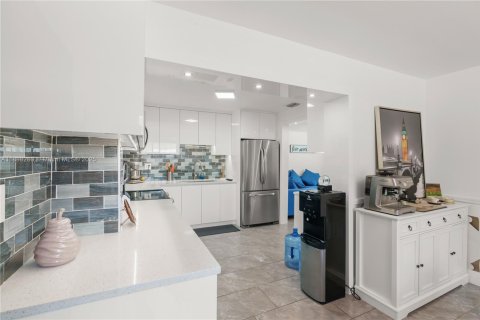 Villa ou maison à vendre à Pompano Beach, Floride: 3 chambres, 101.91 m2 № 1941466 - photo 9