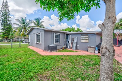 Villa ou maison à vendre à Pompano Beach, Floride: 3 chambres, 101.91 m2 № 1941466 - photo 28