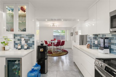 Villa ou maison à vendre à Pompano Beach, Floride: 3 chambres, 101.91 m2 № 1941466 - photo 10