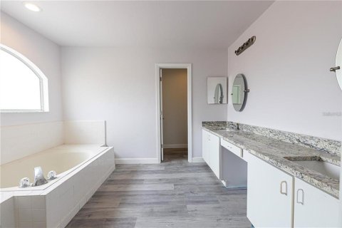 Снять в аренду виллу или дом в Киссимми, Флорида 1 комната, 295.15м2, № 1898417 - фото 9