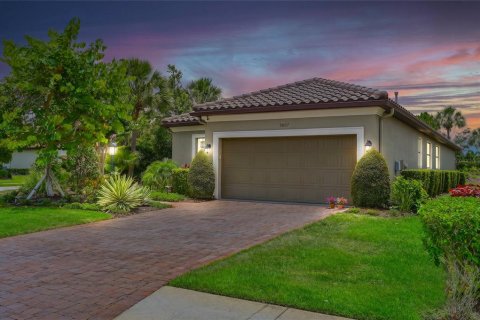 Villa ou maison à vendre à Bradenton, Floride: 3 chambres, 177.63 m2 № 2226115 - photo 2
