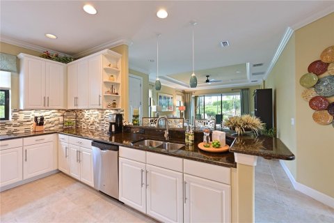 Villa ou maison à vendre à Bradenton, Floride: 3 chambres, 177.63 m2 № 2226115 - photo 11
