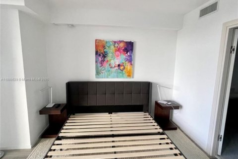 Condo in Miami, Florida, 3 bedrooms  № 1942321 - photo 10
