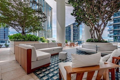 Condo in Miami, Florida, 3 bedrooms  № 1942321 - photo 25
