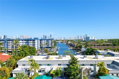 Copropriété à vendre à North Miami Beach, Floride: 2 chambres, 110.55 m2 № 1986587 - photo 21