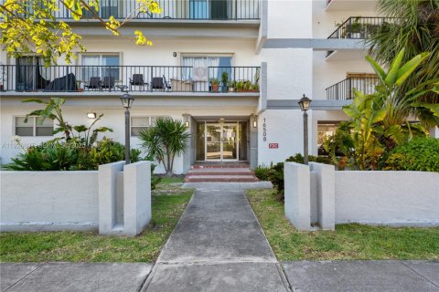 Copropriété à vendre à North Miami Beach, Floride: 2 chambres, 110.55 m2 № 1986587 - photo 8