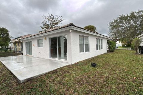 Casa en alquiler en Miramar, Florida, 3 dormitorios, 130.43 m2 № 2010445 - foto 2