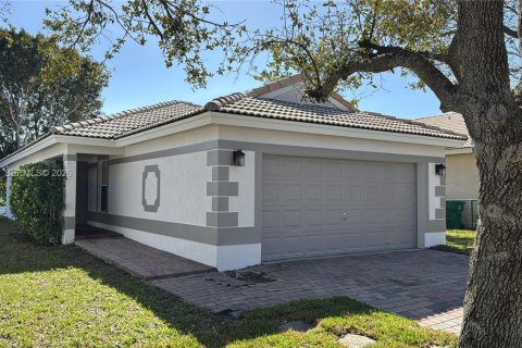 Casa en Miramar, Florida 3 dormitorios, 130.43 m2 № 2010445