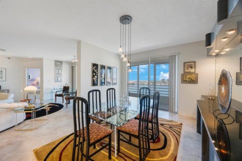 Condo in South Pasadena, Florida, 3 bedrooms № 2208994 - photo 10