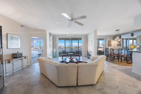 Condo in South Pasadena, Florida, 3 bedrooms № 2208994 - photo 22