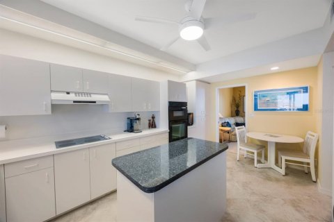 Condo in South Pasadena, Florida, 3 bedrooms № 2208994 - photo 14