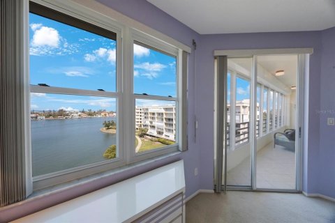 Condo in South Pasadena, Florida, 3 bedrooms № 2208994 - photo 27