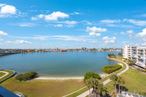 Condo in South Pasadena, Florida, 3 bedrooms № 2208994 - photo 3